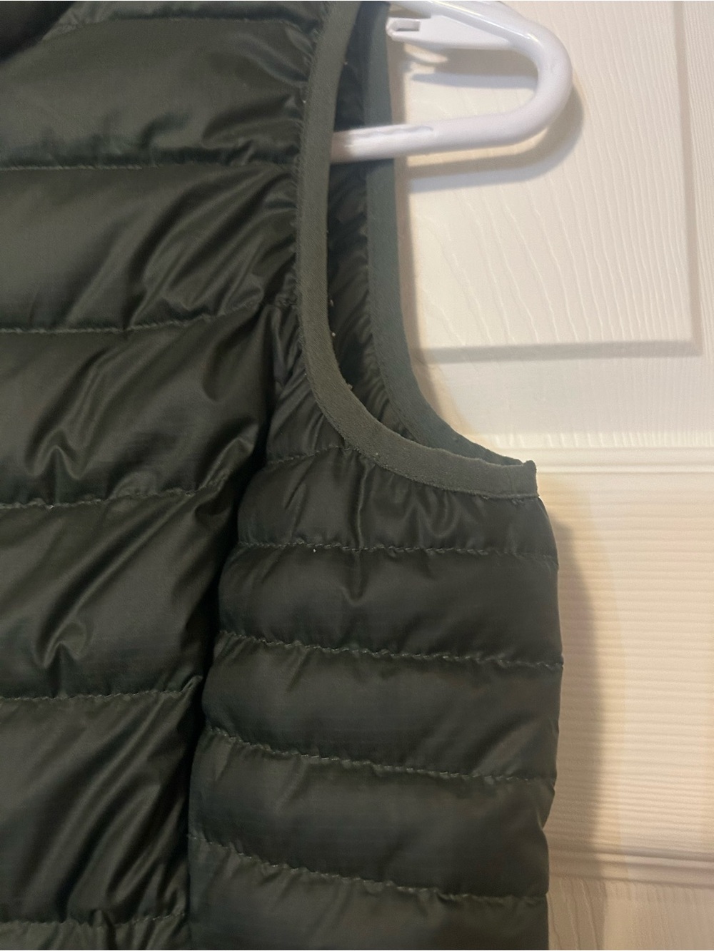 Quince Lightweight Down Packable Puffer Vest - Picture 9 of 16